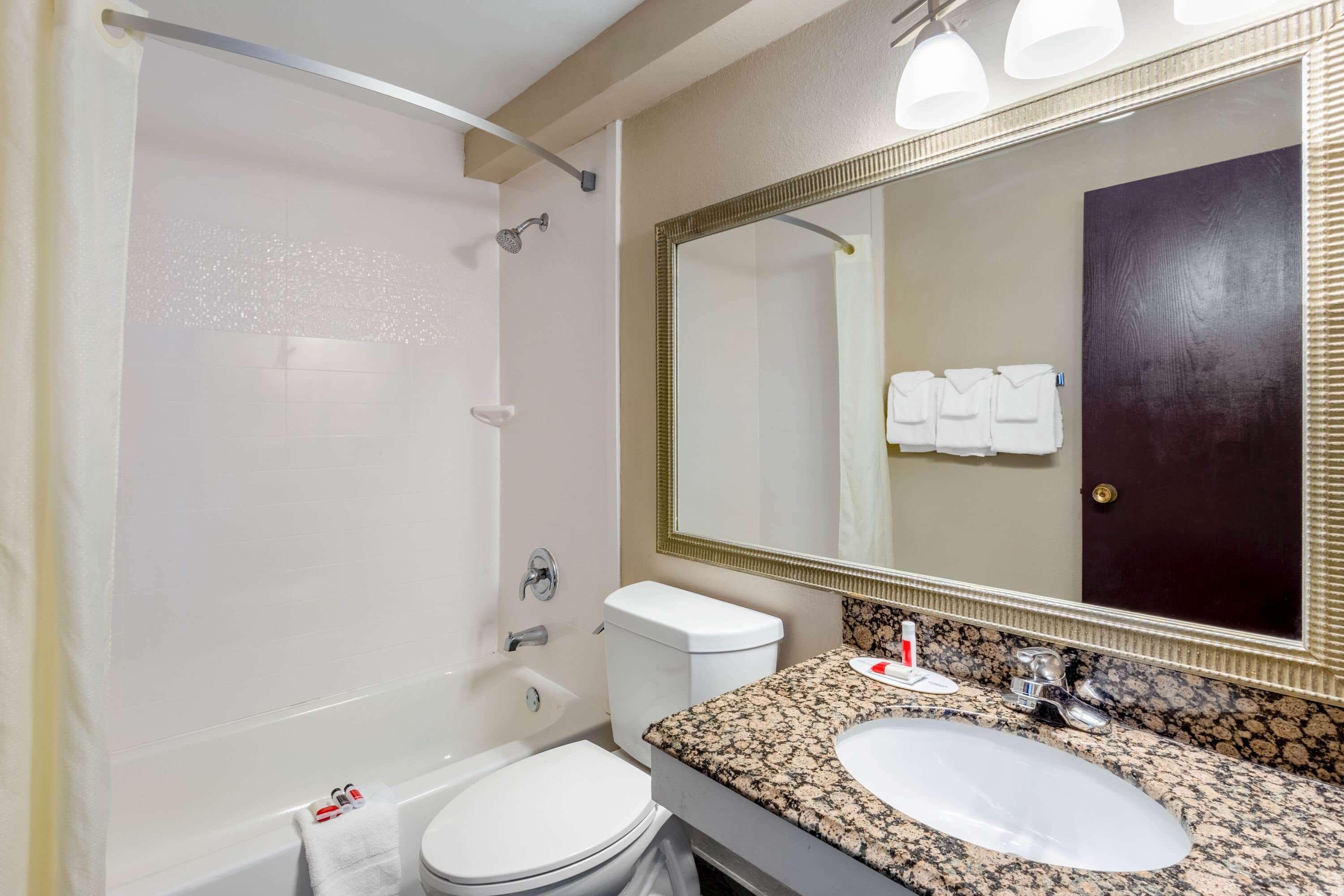 Baymont By Wyndham Rochester Mayo Clinic Area Екстериор снимка