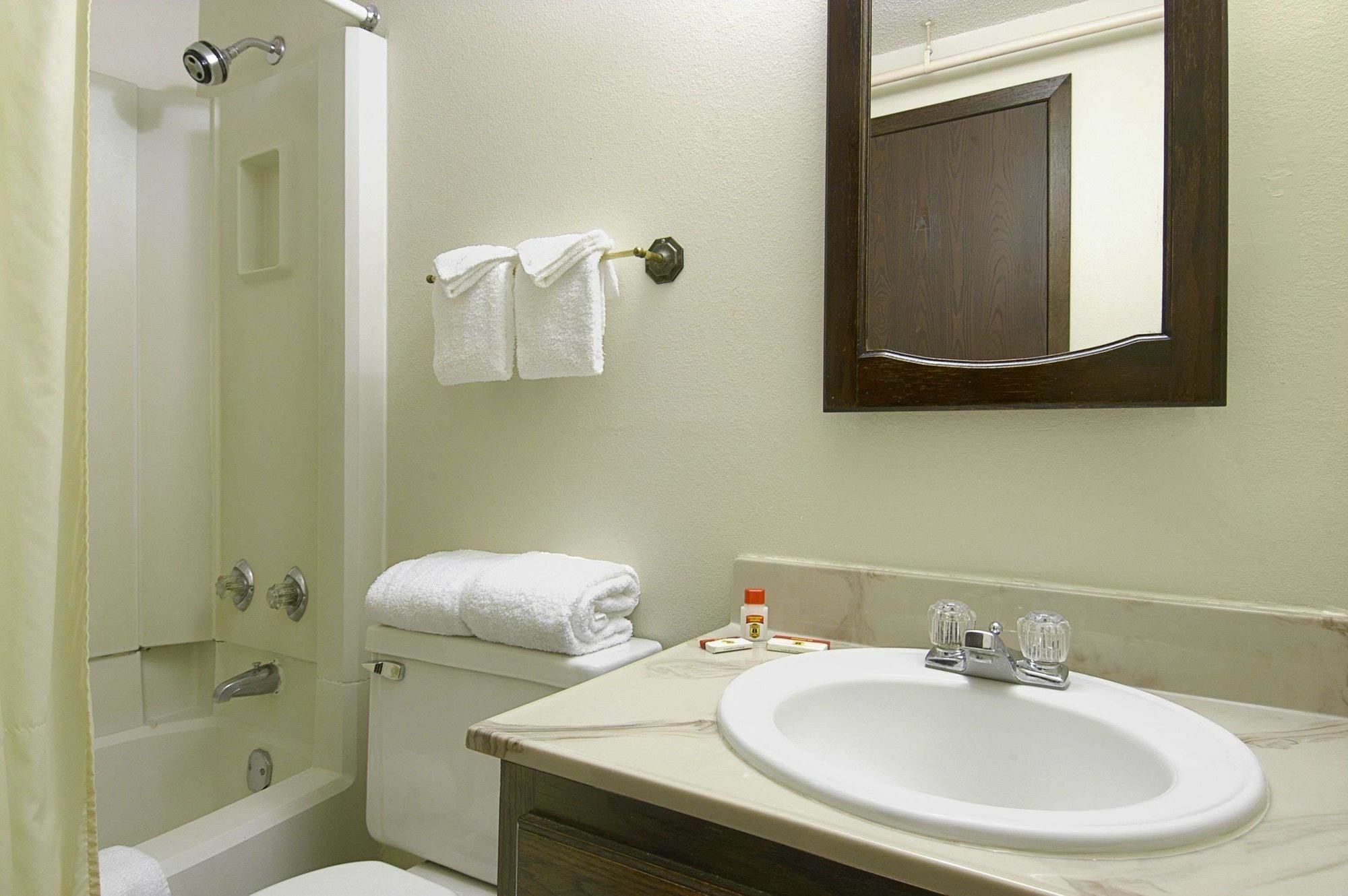 Baymont By Wyndham Rochester Mayo Clinic Area Екстериор снимка